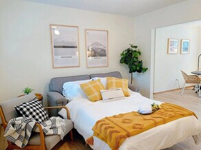 226 Paradise Dr, Unit SI ID1035866P in Ashford, WA - Building Photo - Building Photo