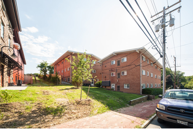 River Terrace Apartments in Laurel, MD - Building Photo - Building Photo