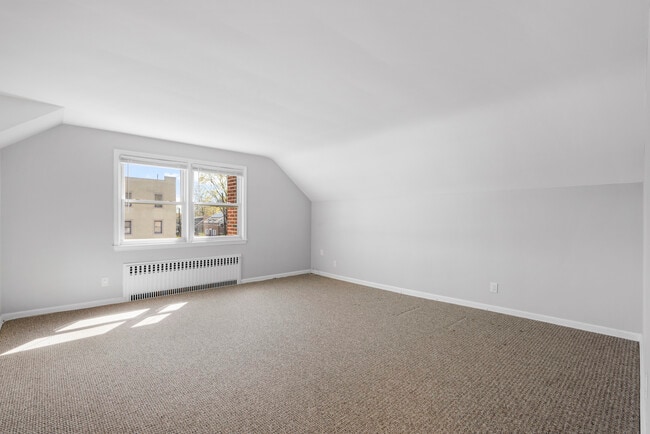1025 Louise Ave in Mamaroneck, NY - Building Photo - Building Photo