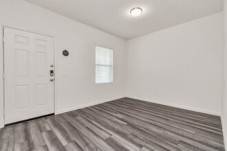 7810 Hightree Dr in Houston, TX - Building Photo - Building Photo