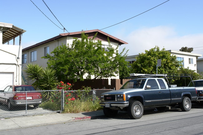 609 Hampshire Ave in Redwood City, CA - Building Photo - Building Photo