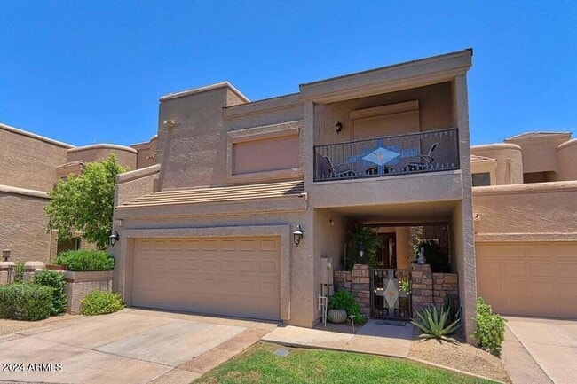 8100 E Camelback Rd in Scottsdale, AZ - Building Photo - Building Photo