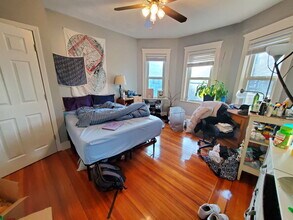 121 Lowell St in Somerville, MA - Building Photo - Building Photo
