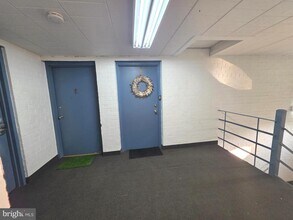 5913 Mayflower Ct in Alexandria, VA - Building Photo - Building Photo