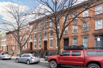 87 Ryerson St in Brooklyn, NY - Building Photo - Building Photo