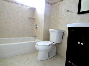 1576 Anderson Ave in Fort Lee, NJ - Foto de edificio - Building Photo