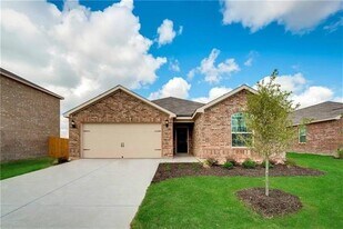 1207 Lombardy Dr in Princeton, TX - Building Photo