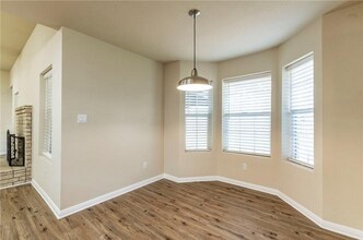 208 Pearl Dr in Hewitt, TX - Building Photo - Building Photo