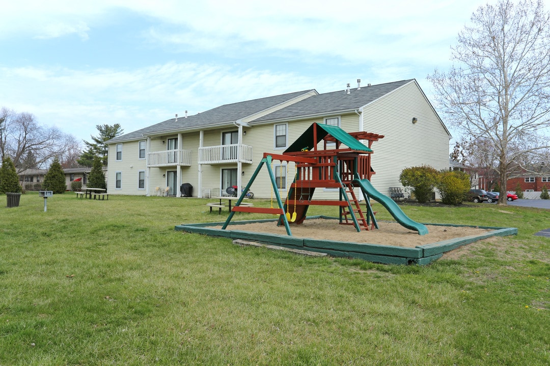 Plaza Square Apartments in New Albany, IN - Foto de edificio