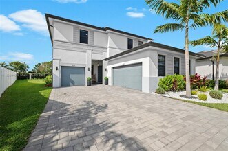 17577 SW 41st St in Miramar, FL - Building Photo - Building Photo