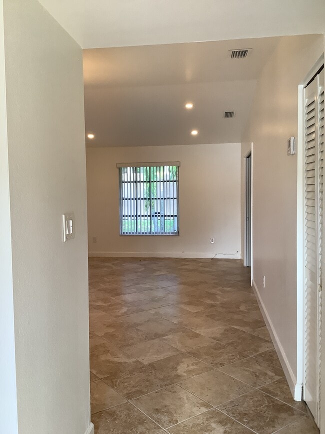 11702 SW 108th Ln in Miami, FL - Building Photo - Building Photo