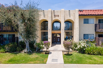 Monterey Apartments in Gardena, CA - Building Photo - Building Photo