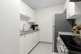 Newcourt Fields I & II in Kingston, ON - Building Photo - Building Photo