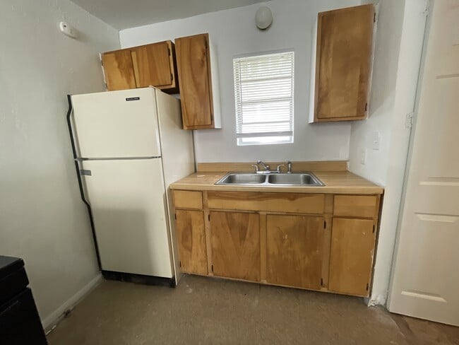 1005 Harris St NW in Ardmore, OK - Building Photo - Building Photo