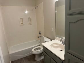 1201 W Douglas St in Pharr, TX - Building Photo - Building Photo
