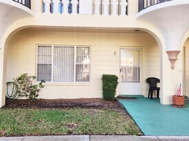 2295 Mexican Way in Clearwater, FL - Building Photo