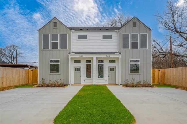 918 St Clair St in Houston, TX - Building Photo - Building Photo