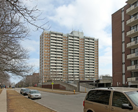 Gilder Drive in Toronto, ON - Building Photo - Building Photo