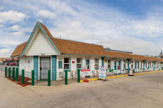 King's Rest Apartments in Lakewood, CO - Building Photo - Building Photo