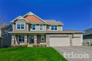 20041 Harness Ave in Lakeville, MN - Building Photo