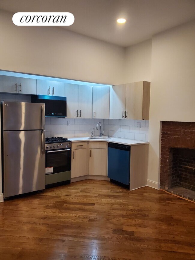 property at 36 W 35th St