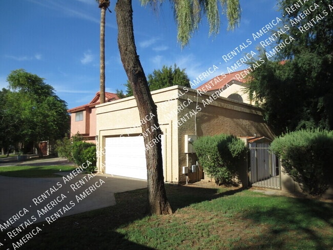 property at 5965 W Oakland St