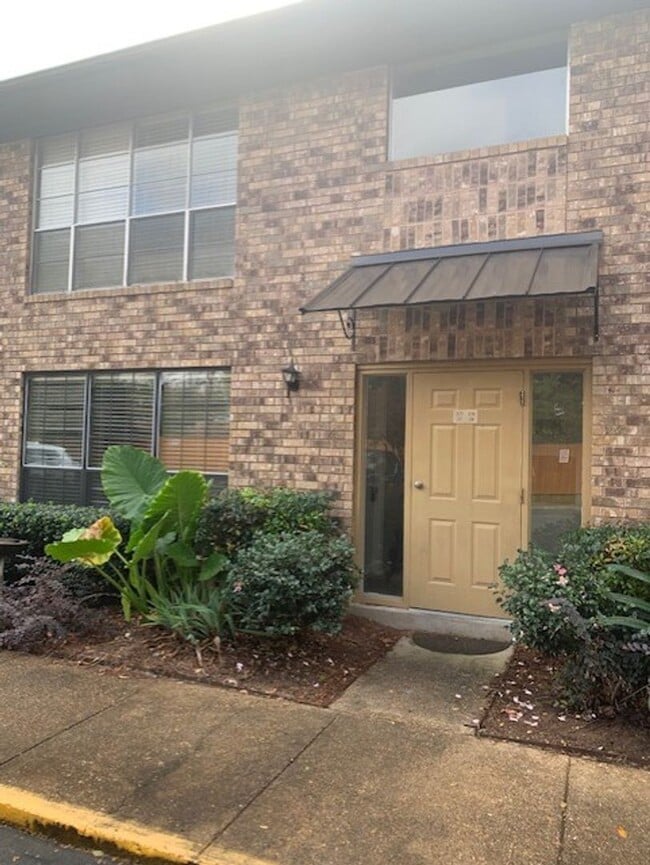 property at 1820 E Kings Hwy