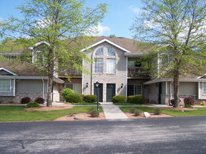 Brookpark Apartments in Fredonia, WI - Foto de edificio - Building Photo