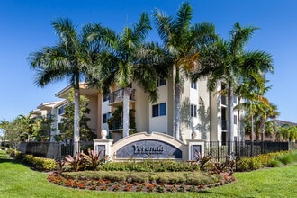 Veranda Senior Apartments in Homestead, FL - Building Photo - Building Photo