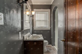 2233 E 69th St in Kansas City, MO - Building Photo - Building Photo