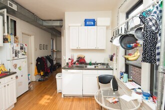 1919 W Schiller St, Unit 3F in Chicago, IL - Building Photo - Building Photo