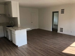 833 S Plymouth Blvd-Unit -8 in Los Angeles, CA - Foto de edificio - Building Photo