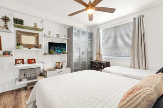 6801 SW 44th St, Unit 101 in Miami, FL - Foto de edificio - Building Photo