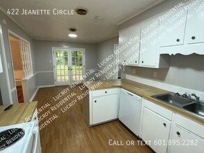 422 Jeanette Cir in Jackson, MS - Building Photo - Building Photo