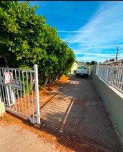 7850 Troost Ave in North Hollywood, CA - Building Photo - Building Photo