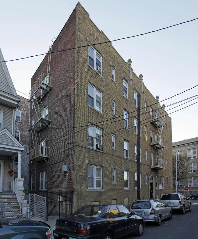 269 Jewett Ave in Jersey City, NJ - Building Photo - Building Photo