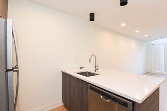 959 W Grace St in Chicago, IL - Foto de edificio - Building Photo