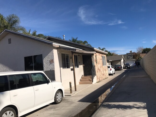 201 N Susan St in Santa Ana, CA - Building Photo - Building Photo