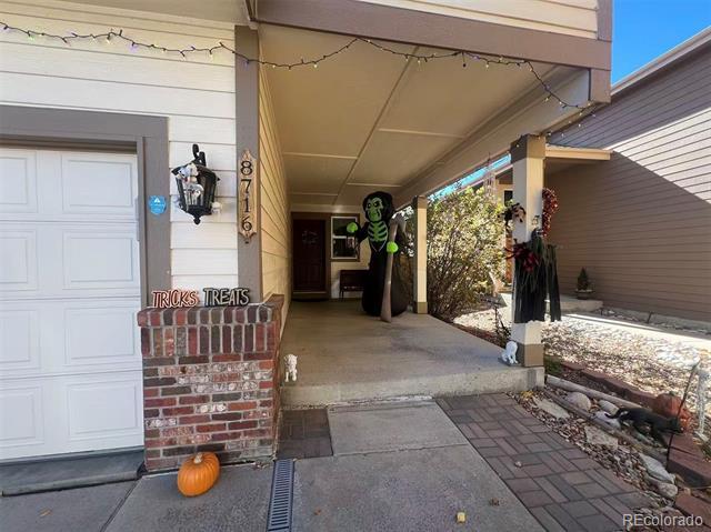 8716 Redwing Ave in Littleton, CO - Foto de edificio - Building Photo