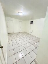 32 Allen Rd in West Park, FL - Building Photo - Building Photo
