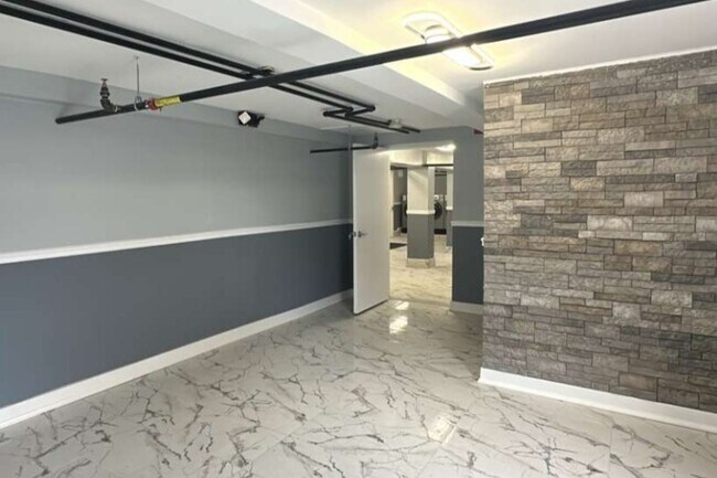 Deerfield Westerlea Apartments in Hightstown, NJ - Building Photo - Building Photo