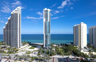 17475 Collins Ave in Sunny Isles Beach, FL - Building Photo - Building Photo