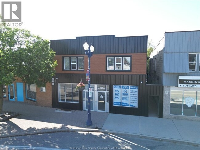property at 808 Ottawa St