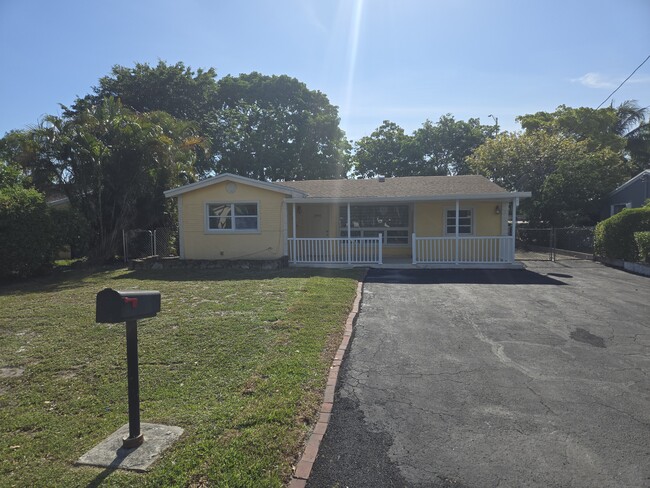property at 2900 Sunshine Blvd
