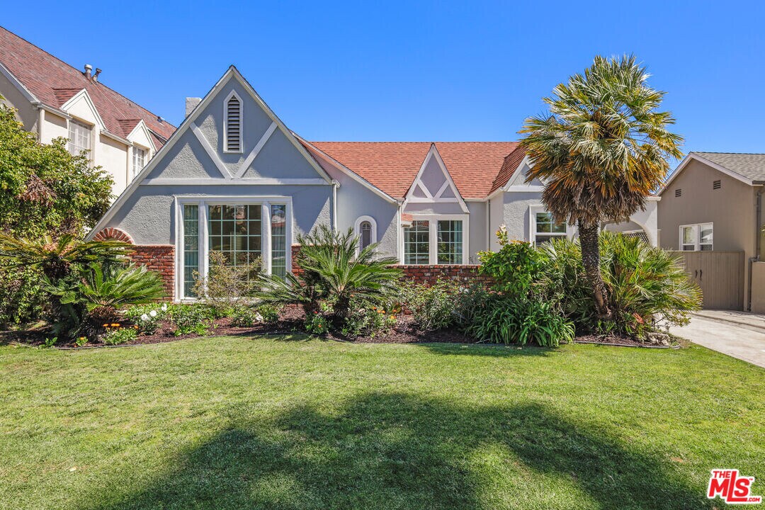 204 S Palm Dr in Beverly Hills, CA - Building Photo
