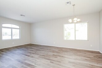 27309 N 84th Dr in Peoria, AZ - Foto de edificio - Building Photo