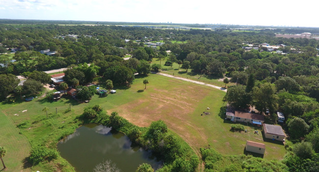 St Lucie Cottages in Fort Pierce, FL - Building Photo - Building Photo