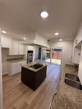 10527 Sandpiper Ln in Dallas, TX - Building Photo - Building Photo