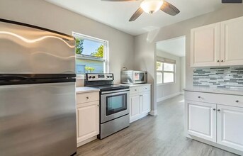 4012 21st St N in St. Petersburg, FL - Building Photo - Building Photo