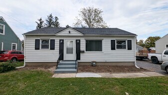 1221 John St in Joliet, IL - Building Photo